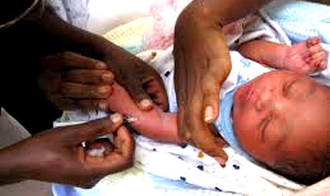 宝生恵梨子 そんな 嫁が黒い赤ちゃんを産んだ 旦那 病気ですか 助産医 いえ これは 旦那さん ちょっとこちらへ 旦那は顔が真っ青になり Http T Co Mqp4bz6tju Http T Co Zrn7zy23yx