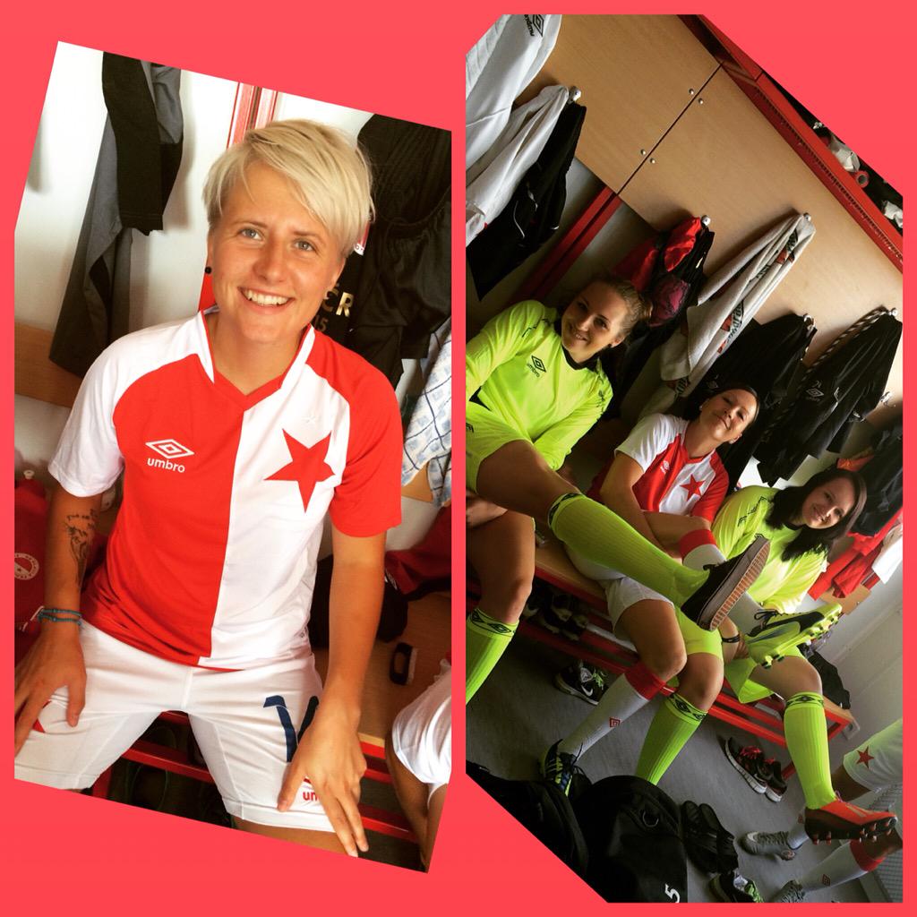 🔴⚪️⚽️ #nova #sezona #novy #dresy #focenicko #sks #slavia #praha #myjsmeslavie #womensfootball #newchallenge