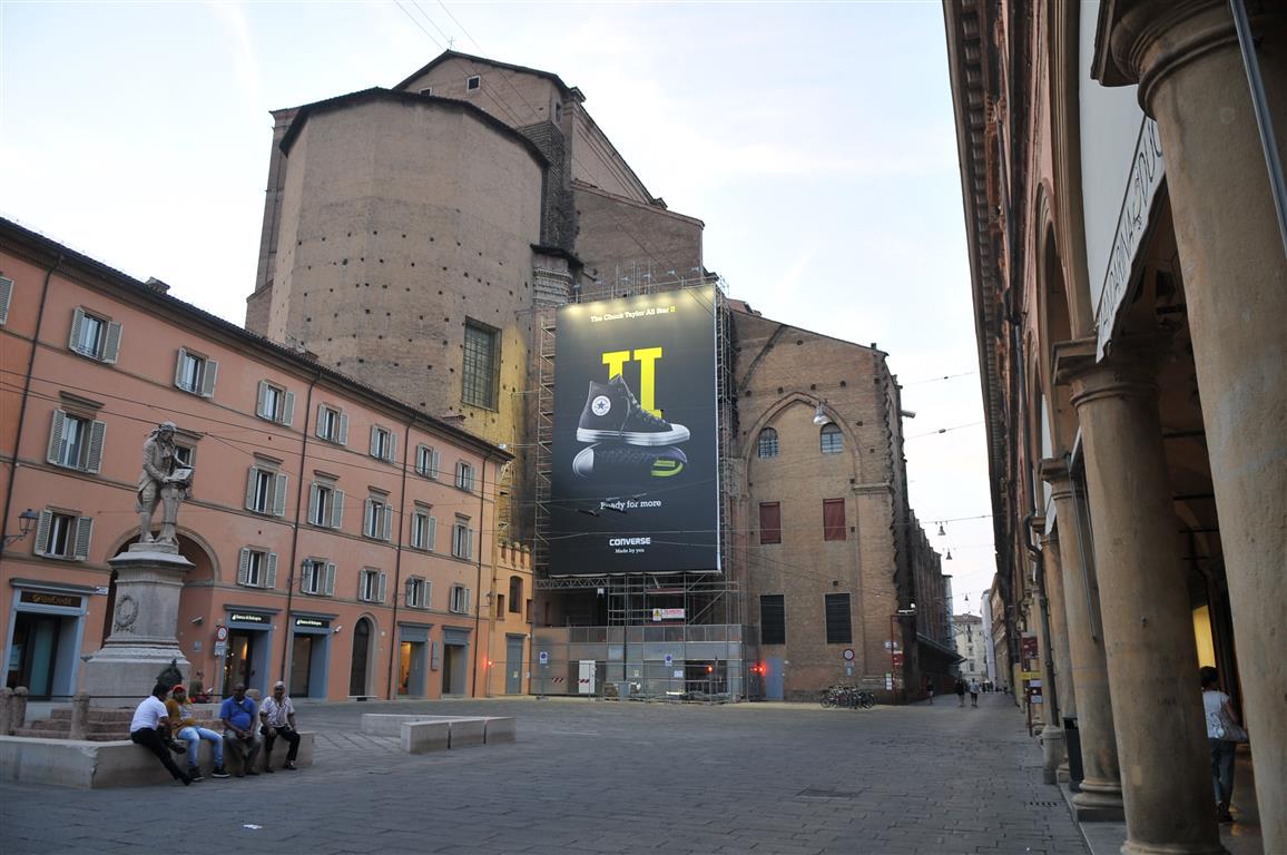periucs's tweet photo. chi fosse interessato allo spazio per l'#affissione in Piazza Galvani a #Bologna, può contattarmi. http://t.co/XZhwleRY7o