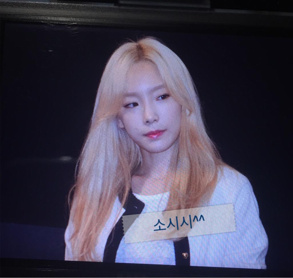 [PIC][15-08-2015]TaeYeon và SooYoung tham dự buổi công chiếu "SMTOWN THE STAGE" vào chiều nay CMcL8MPUYAABmR_