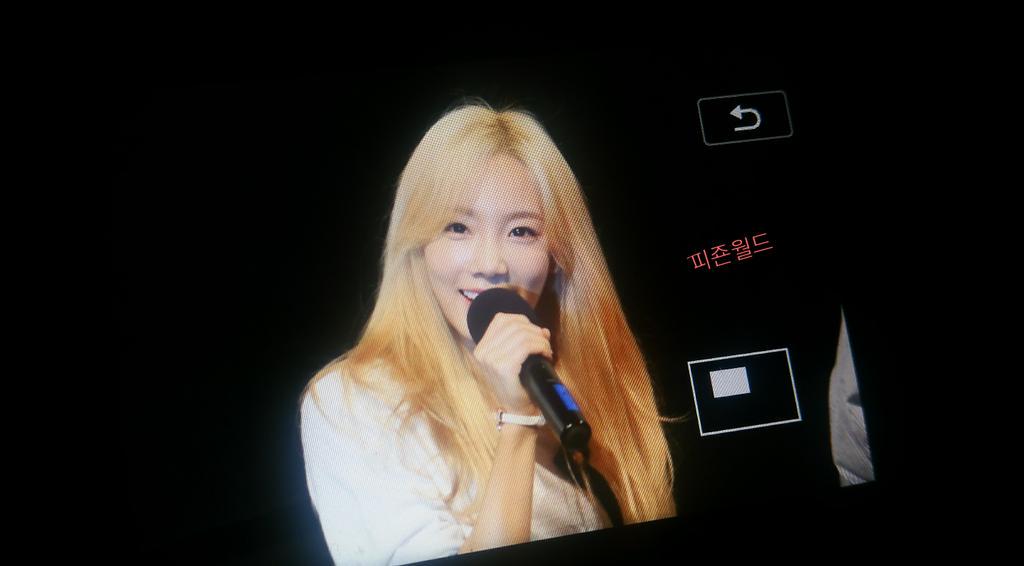 [PIC][15-08-2015]TaeYeon và SooYoung tham dự buổi công chiếu "SMTOWN THE STAGE" vào chiều nay CMcLJAdUcAEHDe5