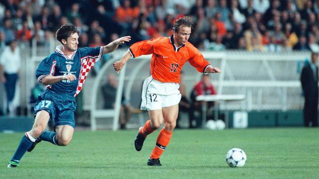 Happy Birthday to former PSV, Barca, Chelsea and Dutch Winger, Boudewijn Zenden, who turns 39 today!  
