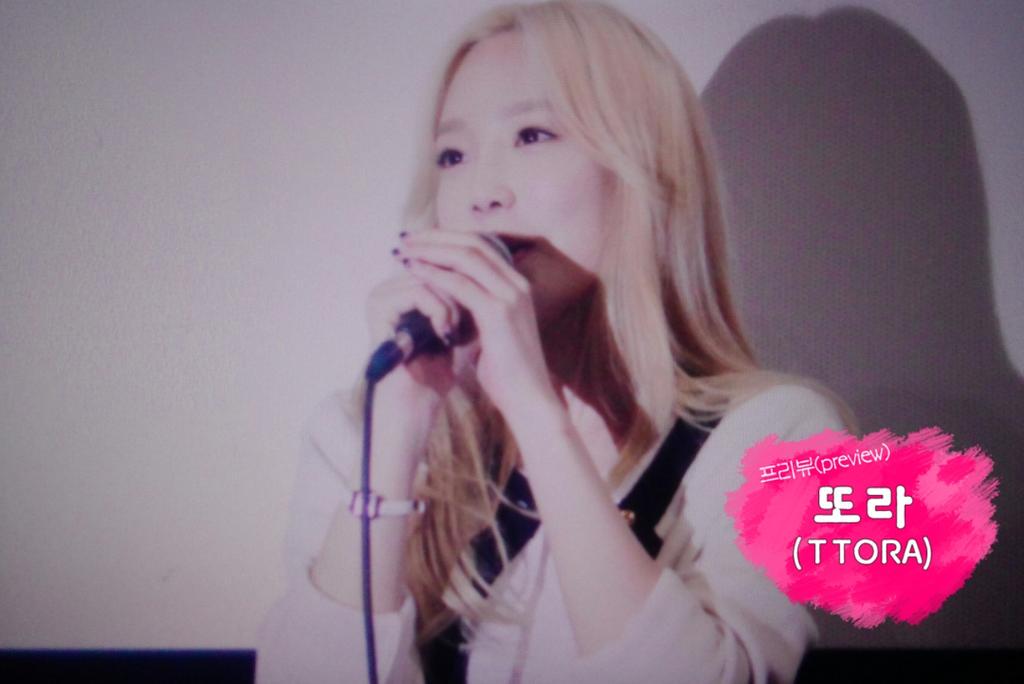 [PIC][15-08-2015]TaeYeon và SooYoung tham dự buổi công chiếu "SMTOWN THE STAGE" vào chiều nay CMcdj9GU8AEORGj