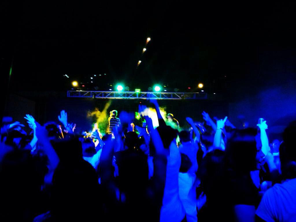 MCMontiComia's tweet photo. Yey for this pictures! Thank you people *pictures to ng mga rave people* haha #HelloUST http://t.co/q9WqhYRYHj