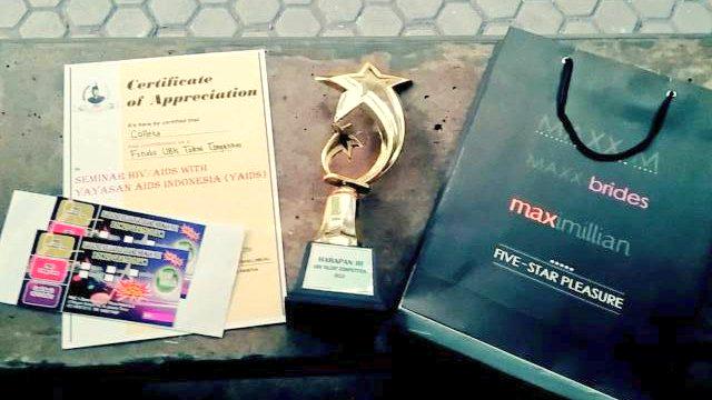 Yeah! Diz is our 1st trophy!

Terima kasih buat Universitas Bung Karno &amp; seluruh panitia, juga para peserta semua♡ :)