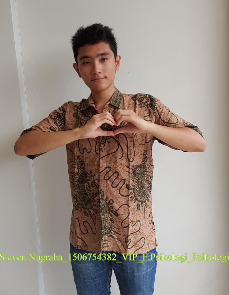 Steven_Nug's tweet photo. @OKK_UI Kecintaanku pada batik melukiskan kebanggaanku akan warisan budaya bangsa yang tidak ternilai #OKKUI2015 http://t.co/EcVb1ip6Wh