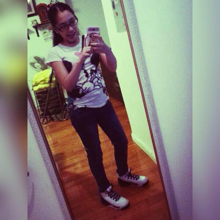 JorgeBryan21's tweet photo. No invisible crown = yes u r wearing a crown lol 😘❤️💜💙💛 http://t.co/av44nElCxO