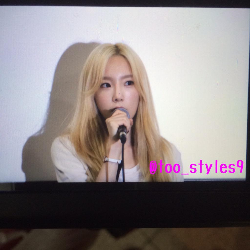 [PIC][15-08-2015]TaeYeon và SooYoung tham dự buổi công chiếu "SMTOWN THE STAGE" vào chiều nay CMctTR-UkAAYDIW