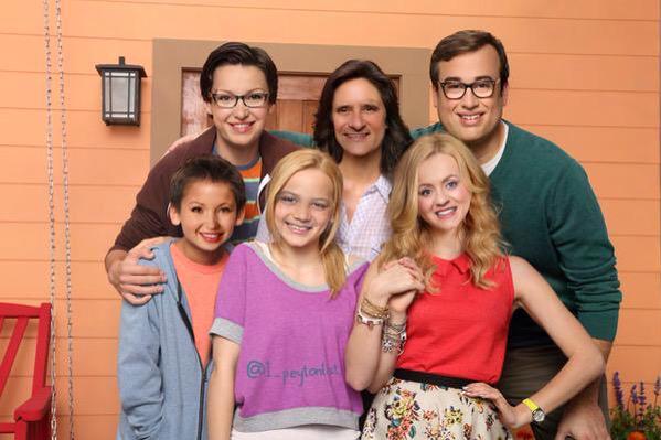 DovelyForever19's tweet photo. #GirlMeets #BestFriends #LivAndMaddie WHENEVER!!! http://t.co/uO411LjlQN