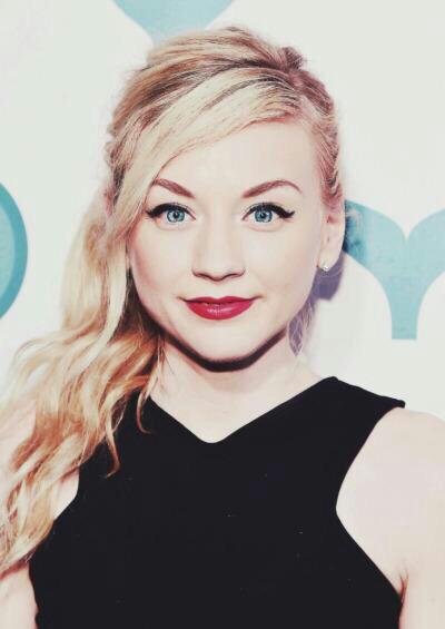 Aujourd\hui c\est l\anniversaire de Emily Kinney (The Walking Dead) Happy Birthday beautiful  