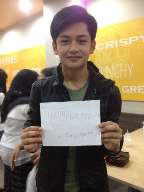 fizagalaxy21's tweet photo. Tft bgt ya kaa tftttttt bgt;*{}❤❤❤😍😉😁😘😚 http://t.co/wUcNTKBFoL