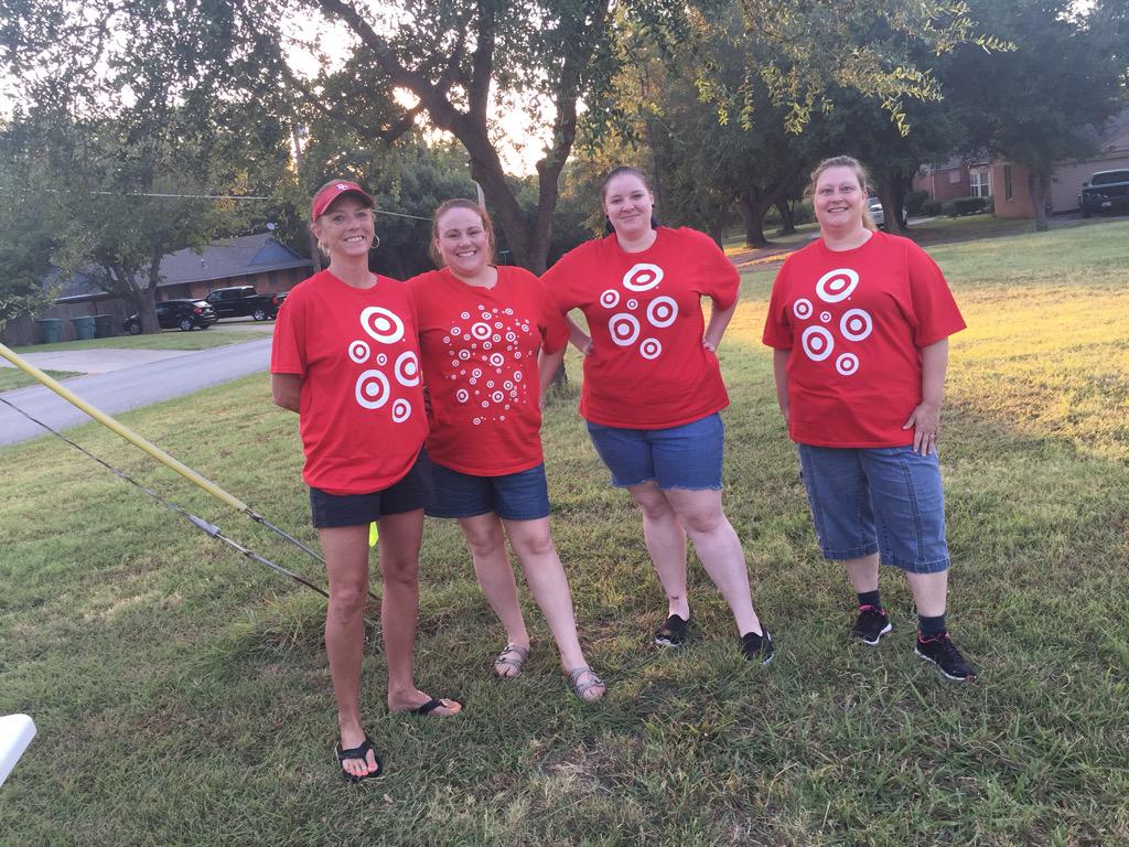 jenniferasmith3's tweet photo. Volunteering for the United Way 5/10k @scholer_r @KevinWolfe88 @lv_huff #unitedway #Target #T1861 http://t.co/Y3grLnMpJ8