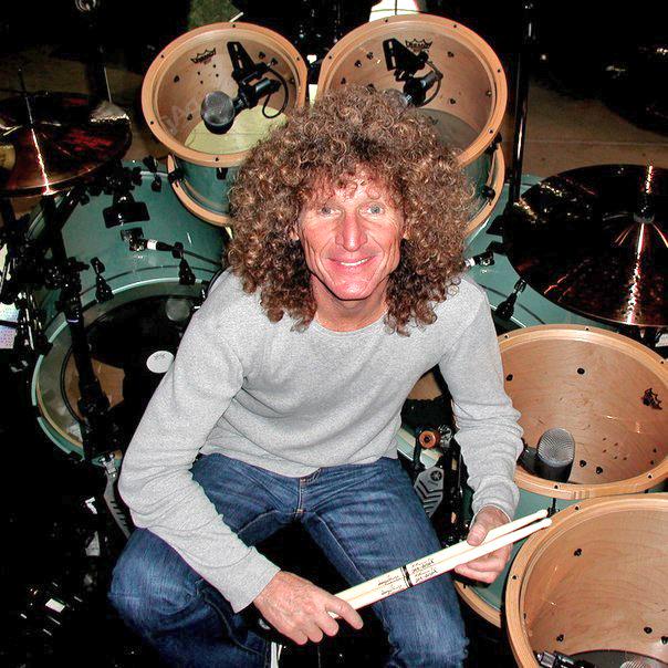 August 15
HAPPY BIRTHDAY to Mr.Tommy Aldridge!!! 