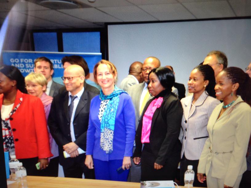 RoyalSegolene's tweet image. Tournée africaine. Réunion avec les entreprises de la Croissance verte au Botswana #COP21 #ActionOn Climat