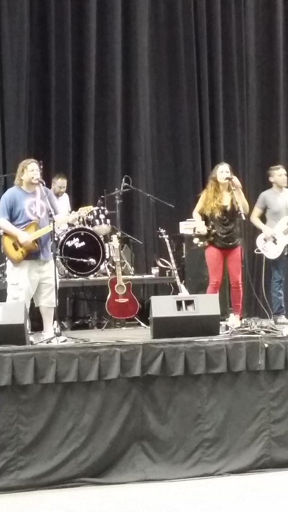 Live #Ytownbeerfest <a href="/CovelliCentre1/">Covelli Centre</a> <a href="/DOWNTOWNYTOWN/">@downtownytown</a>