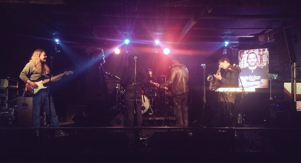 Last band sound-checking for tonights <a href="/HOGHOGGIDYHOG/">Hog Hoggidy Hog</a> #porkrock show: <a href="/7thsonsa/">7th Son</a>