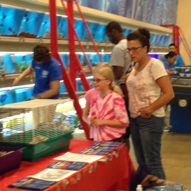 jgrunsby's tweet photo. Another great event at PetSmart in Woodbridge, NJ for #PSMeetThePets @robsmithbluejay http://t.co/uvyPuWU4L9