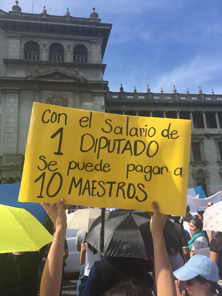 a2c4644a00404f0's tweet photo. Hoy es dia de mostrar nuestro repudio al gobierno!!! #RenunciaYa #NotetocaBaldizon #NoMasCorruptosAlPoder http://t.co/MTwUQyIt0V