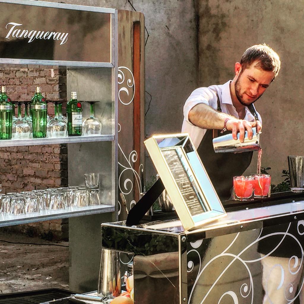 The drinks are flowing #TanquerayGardenParty @TanquerayZA