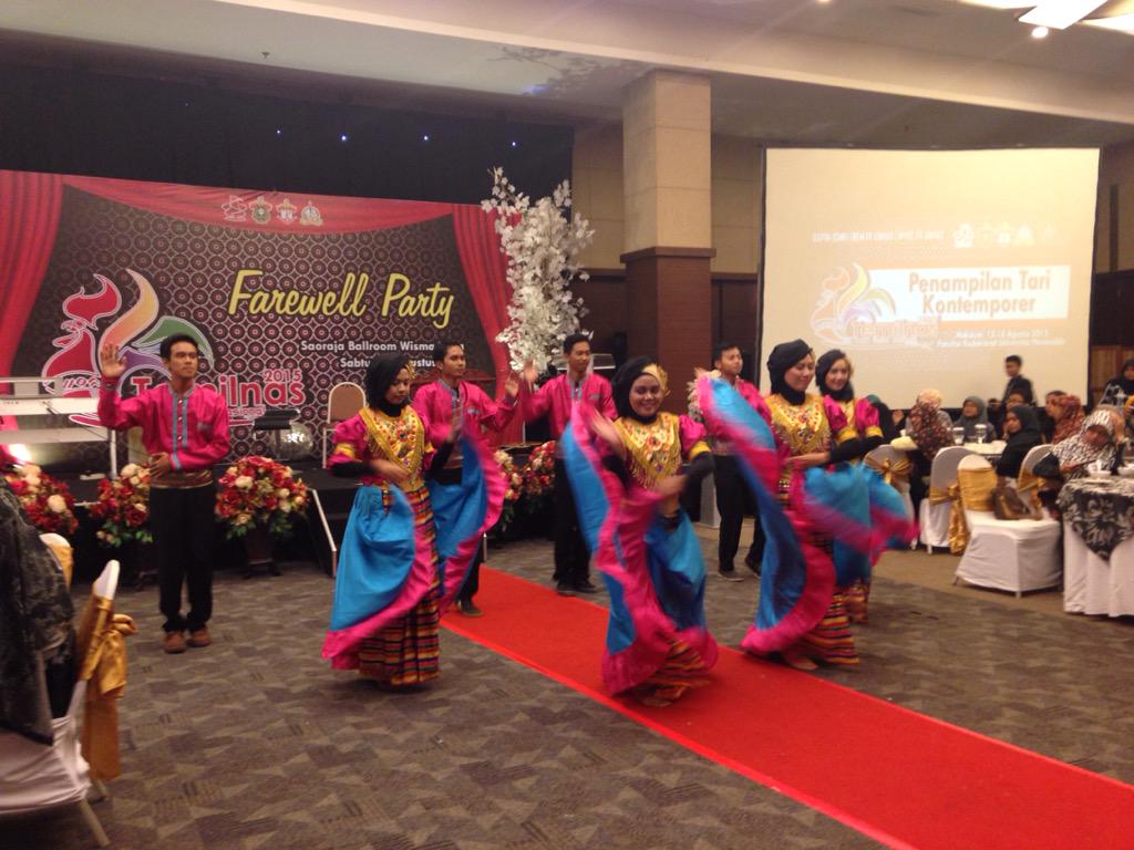 Penampilan Tari Kontemporer #Temilnas2015