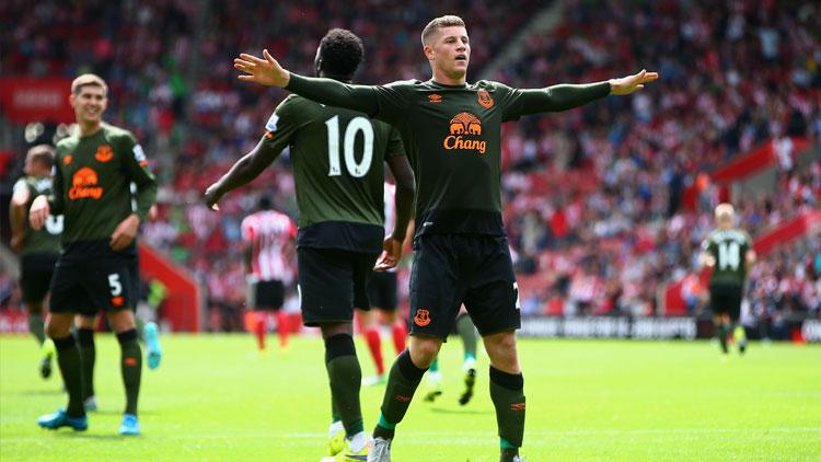 Everton's tweet photo. PHOTOS: The best snaps from today’s superb win over @SouthamptonFC. More over on the FB page http://t.co/uVvyFLuA1z http://t.co/YcLl4O8kpe