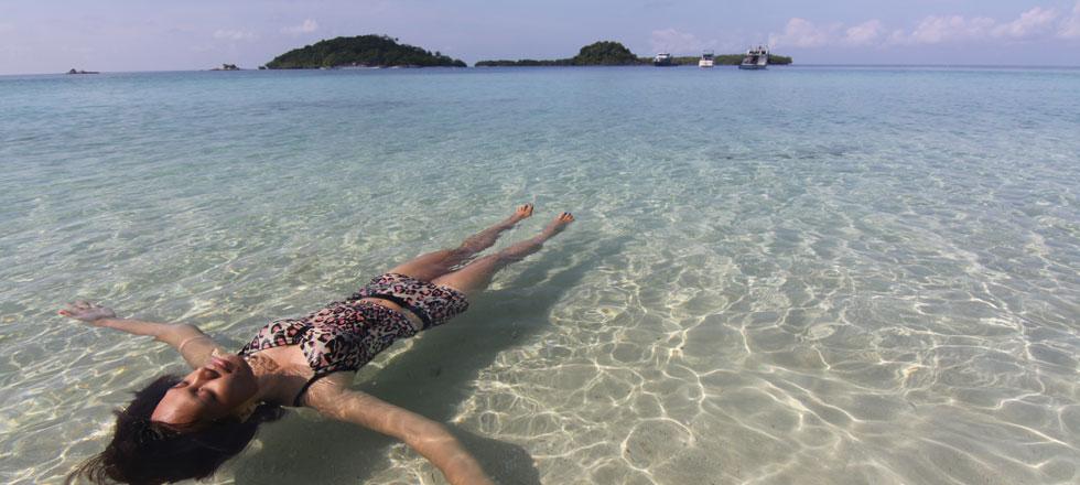 MyTravelLuck's tweet image. RT capcusid: Pulau Bawah #Capcus #Jalanjalan #Liburan #Travel #TravelAdvice #RTW #Riau  #thetraveller