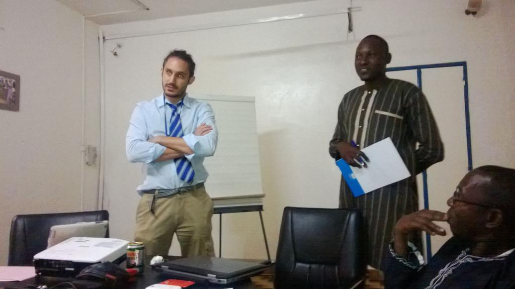 LawaliNaja's tweet photo. Formation des formateurs en leadership des jeunes http://t.co/l48lyaaLVW
