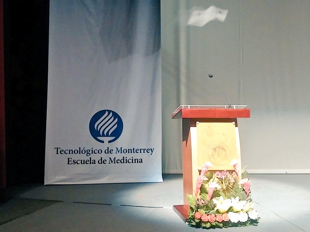 emcs_tecdemty's tweet photo. Hoy es turno de #Mty, ya estamos listos para la Ceremonia de Compromiso Profesional http://t.co/xLKRQnlxNE