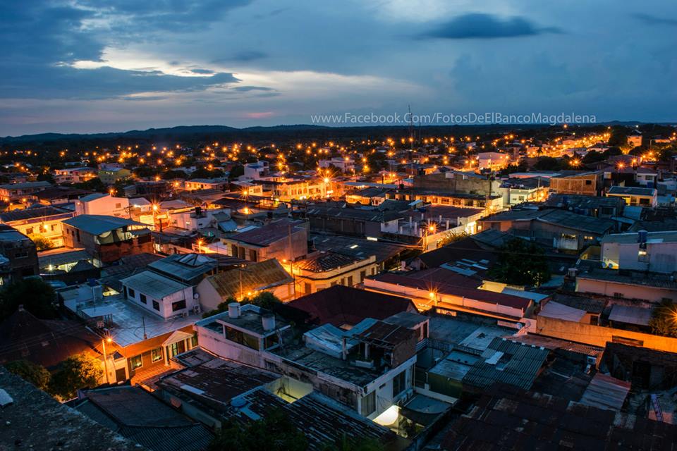 Margymrodriguez's tweet photo. Que hermosa vista panoramica @Elbancomagda #iluminacionurbana  trabajo realizado @SomosDolmen http://t.co/MWsXjLldLo
