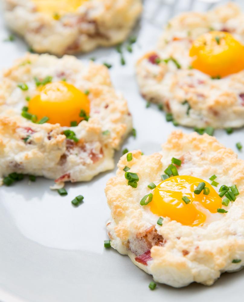 blueapron's tweet photo. Try this impressive (yet deceptively easy) breakfast recipe this weekend: http://t.co/cK4sosFMdO. #eggsonclouds http://t.co/JjbfEP0ZgF