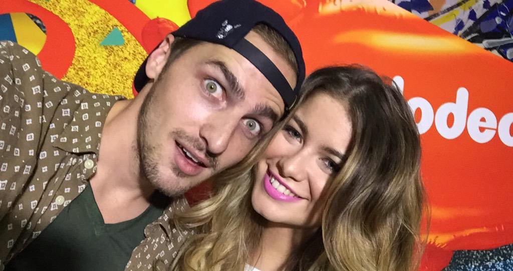Erick_Mormar's tweet photo. HOY EN LOS #KCAM2015 @MundonickLA @SoSofiaReyes @HeffronDrive http://t.co/HwlErM6jQj