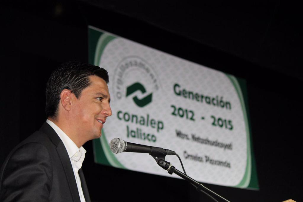 iiglesiase's tweet photo. Agradezco al padrino @NetzaOrnelas generación 2012-2015 plantel tapalpa #CONALEPJAL @AristotelesSD @pacoayon http://t.co/zikJuwqRYf