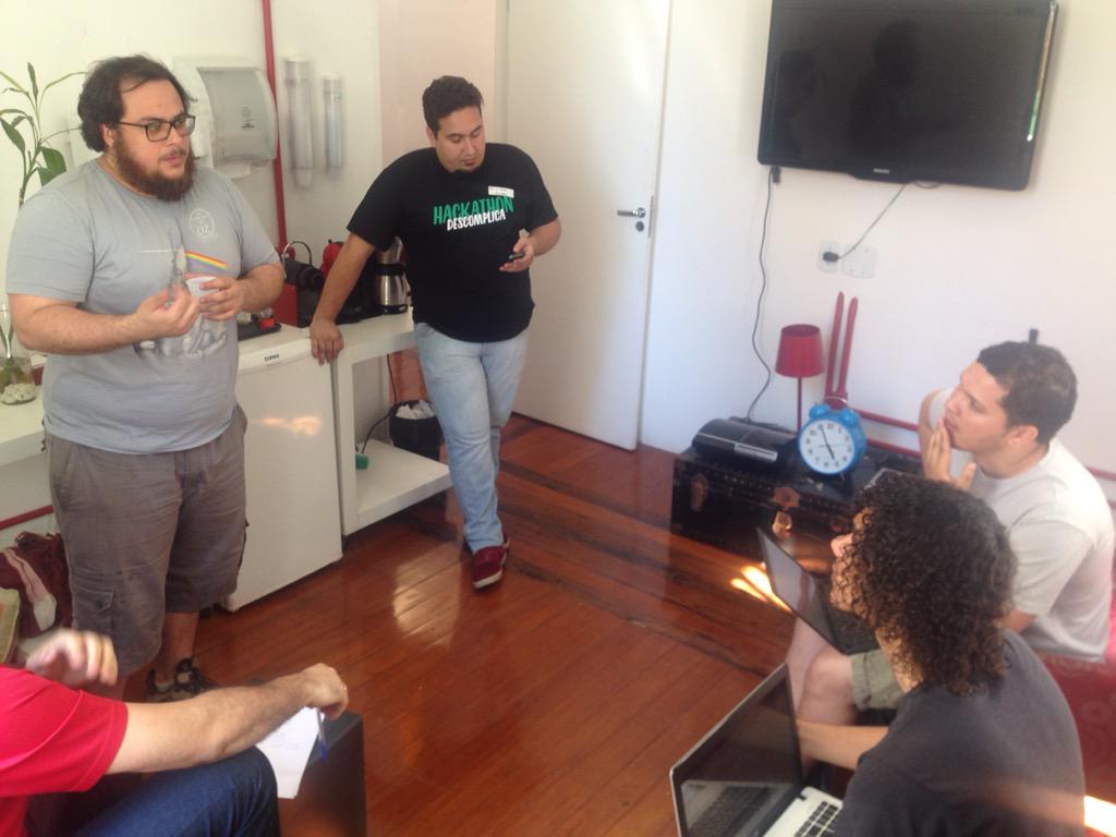 nodenow's tweet photo. Pessoal ja desenvolvendo suas ideias 😎 #deshack #descomplica #hackday #rj #nodejs #pvcOnline #rocinha http://t.co/NGtEKcSucw