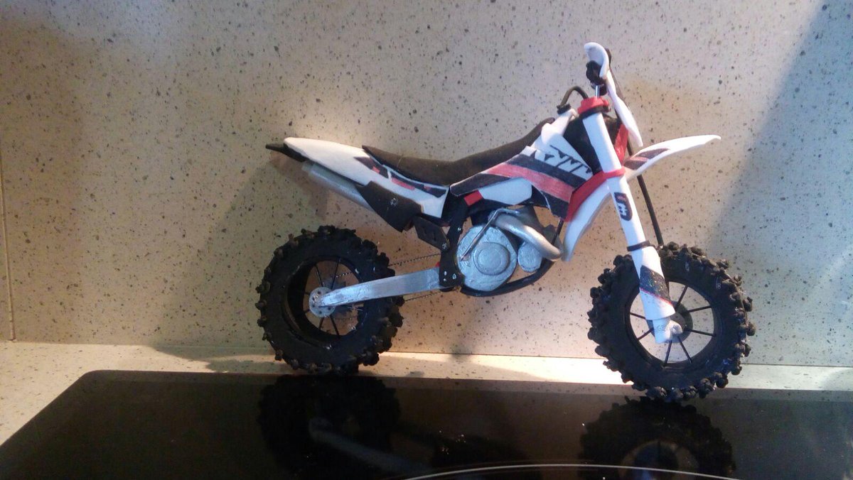 fofuchas novios en moto