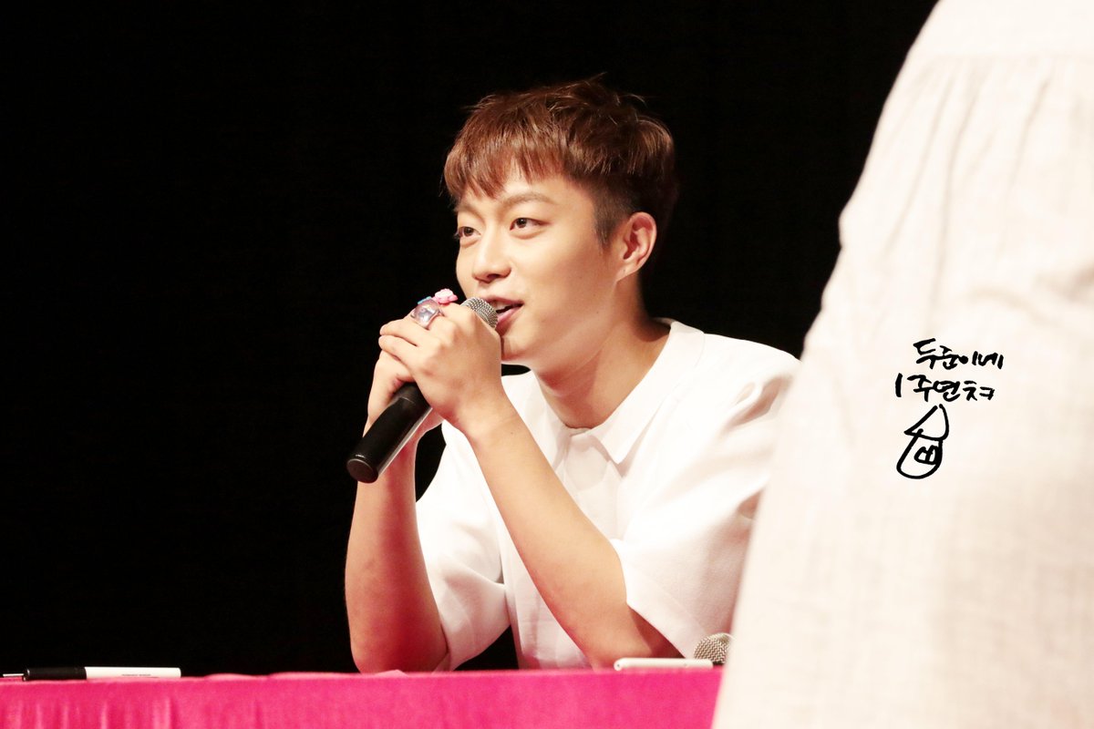 dujunhouse's tweet photo. ※ 두준이네 1주년 ※
두준이네 오픈한지 1년이나 됫어요ㅠㅠ 광복절날 이뜻깊은날에 오픈해서 더의미잇는거같구요 4천팔로워분들 왕짱사랑해요♡ 1주년인만큼 특별한이벤트 준비햇으니깐 기대해주세용 http://t.co/rrFDKXZYCj