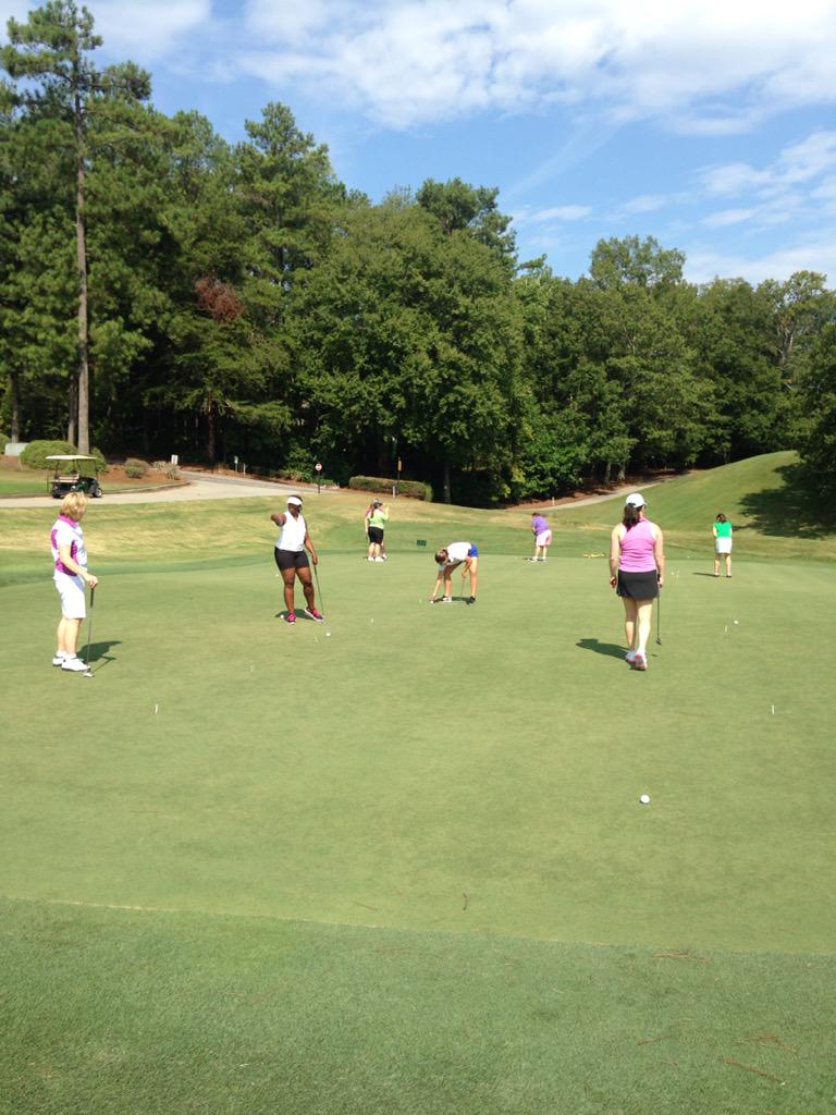 DaretoGolf's tweet photo. 4 different drills sharing our skills @Jacgolf32 http://t.co/1gw2Xd618H