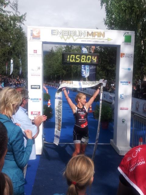 FFTRI's tweet photo. Emma Pooley remporte l'Embrunman chez les femmes ! #festrival http://t.co/uHQvQqU1Gu