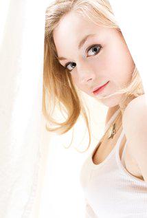 Happy Birthday to Emily Kinney (30) 