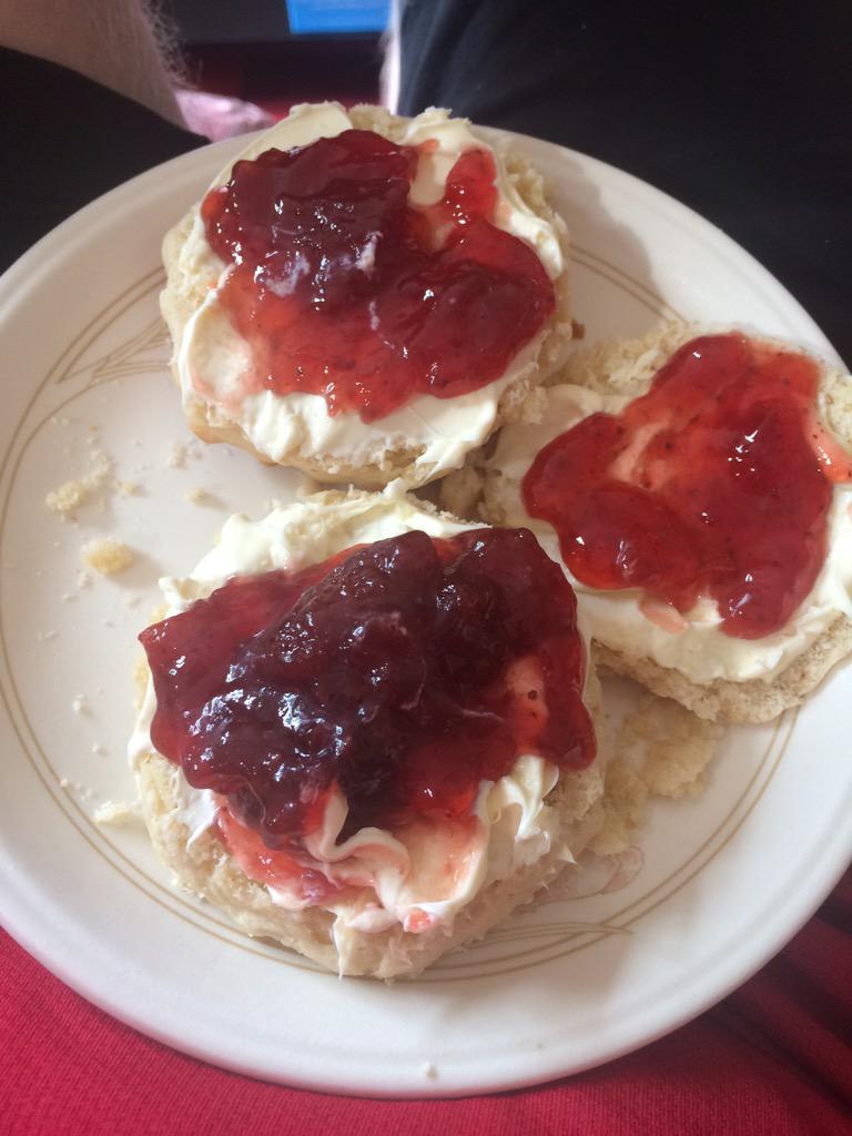 ray_likethefish's tweet image. Cream tea and #BBCFinalScore