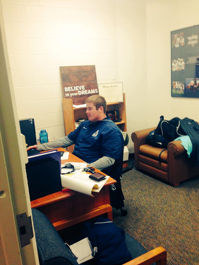 STAHawksFB's tweet photo. Just another day TCB #4FED #BAM http://t.co/SNqCrzQFCO