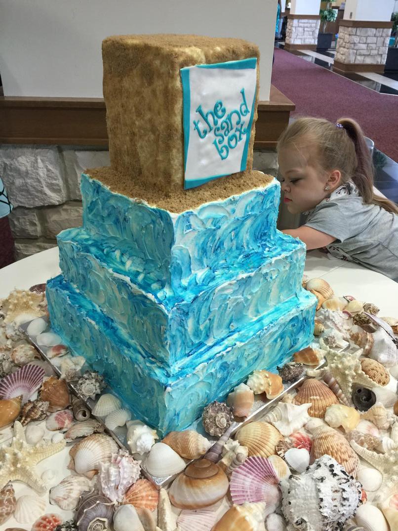 GotSandbox's tweet photo. How absolutely amazing is this cake? #TryOnDay #AnEveningofBelieving Carolina Cane Artistry http://t.co/JST5QwbAiz