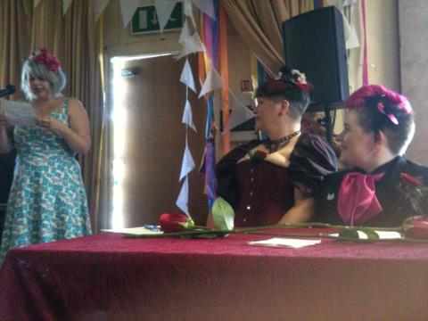 AngieSageAuthor's tweet image. #attackofthebrides my lovely Laurie &amp;amp; SJ just got married!