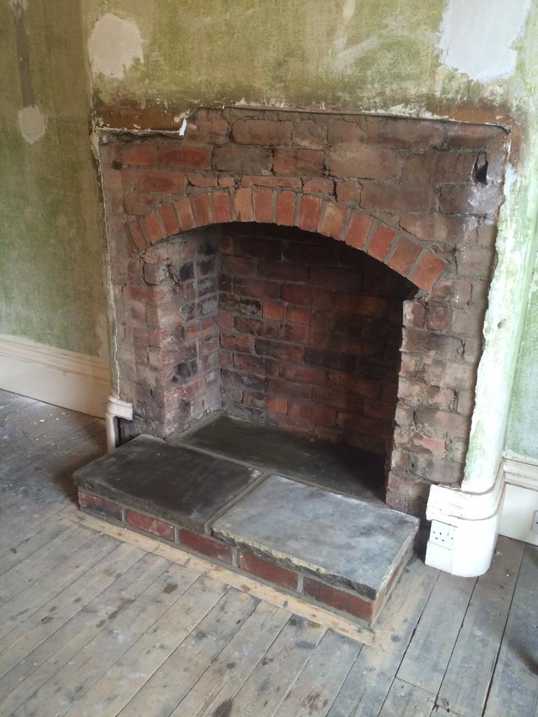 jbchimneysweep's tweet image. The finished article....A great job from start to finish #liner #firefox5 #Yorkshirestone #haliax #stoveforwinter