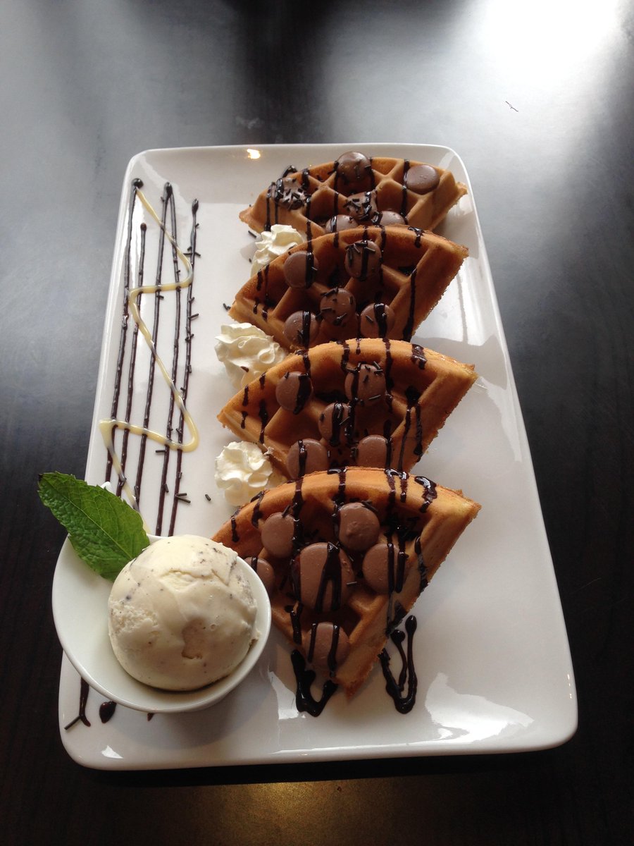 HaannahhE's tweet photo. http://t.co/ZgnXxdHaPM
NEW BLOG POST 
My visit to @dinedesserts 
#food #desserts #blog #summer #day #out #waffles http://t.co/oJ7nEjr4Va