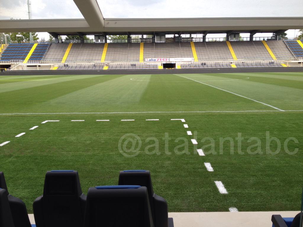 Atalanta_BC's tweet image. Nuovo #PitchView e panchine dell&apos;area tecnica allo stadio #AtletiAzzurridItalia di #Bergamo. #ForzaAtalanta #ABC1907
