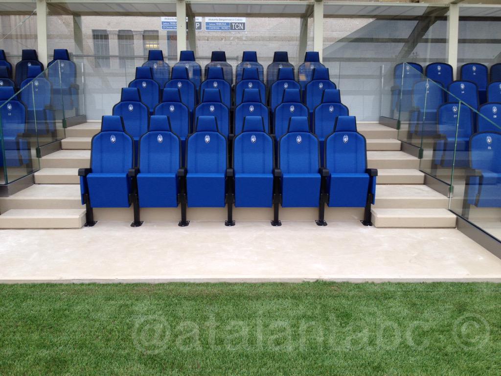 Atalanta_BC's tweet image. Nuovo #PitchView e panchine dell&apos;area tecnica allo stadio #AtletiAzzurridItalia di #Bergamo. #ForzaAtalanta #ABC1907