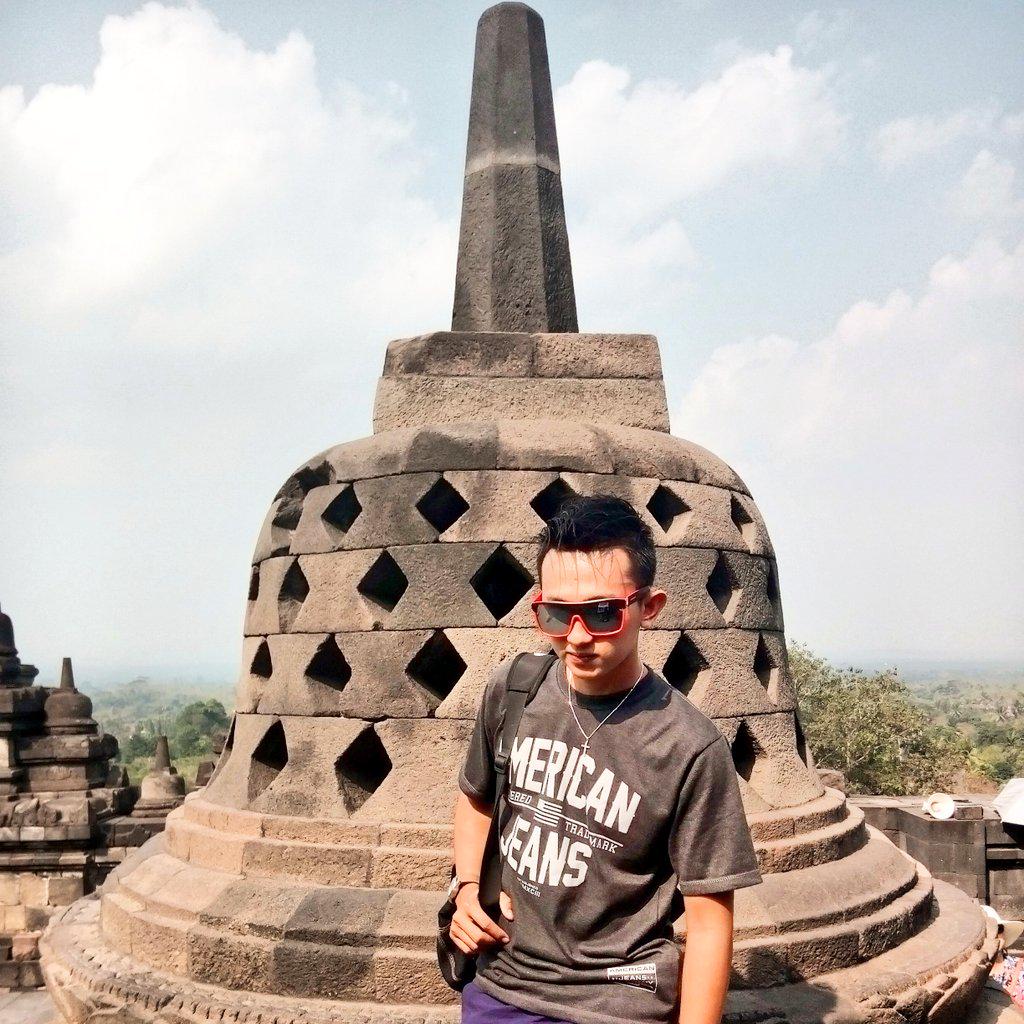 nickodmus's tweet image. holiday with fam. #explore #explorejava #borobudur #JawaTengah #holidays #heppy #Candi