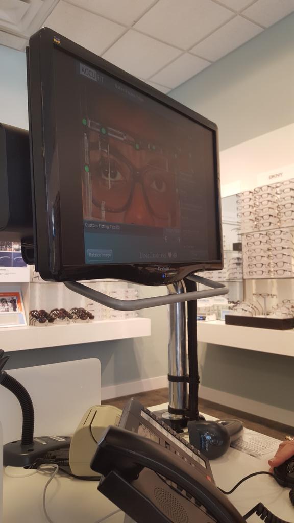 KTsDivaMom's tweet image. Tips hat to @LensCrafters for the awesome special they are running. Was just fitted for new specs. #technologyatwork