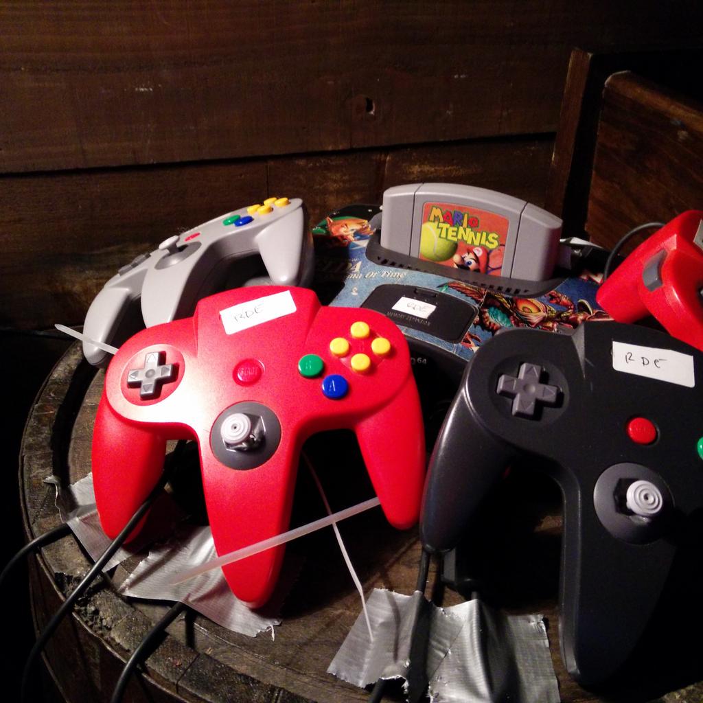 Festivalarcade's tweet photo. N64 is good to go! #festivalarcade #edinburghfestival #edfringe2015 http://t.co/JugY6NRFjb