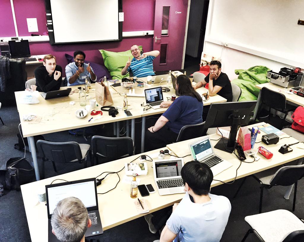 WimbletechCIC's tweet image. Great fun @HackWimbledon - lunch, munch + club-mate = interesting chatter - thanks to @Codepope ;) #wimbletech #SW19